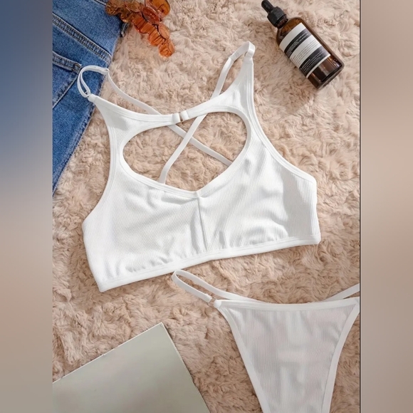 New Hollow Out Ring Criss Cross Bra & V String Panty Set - Picture 3 of 5